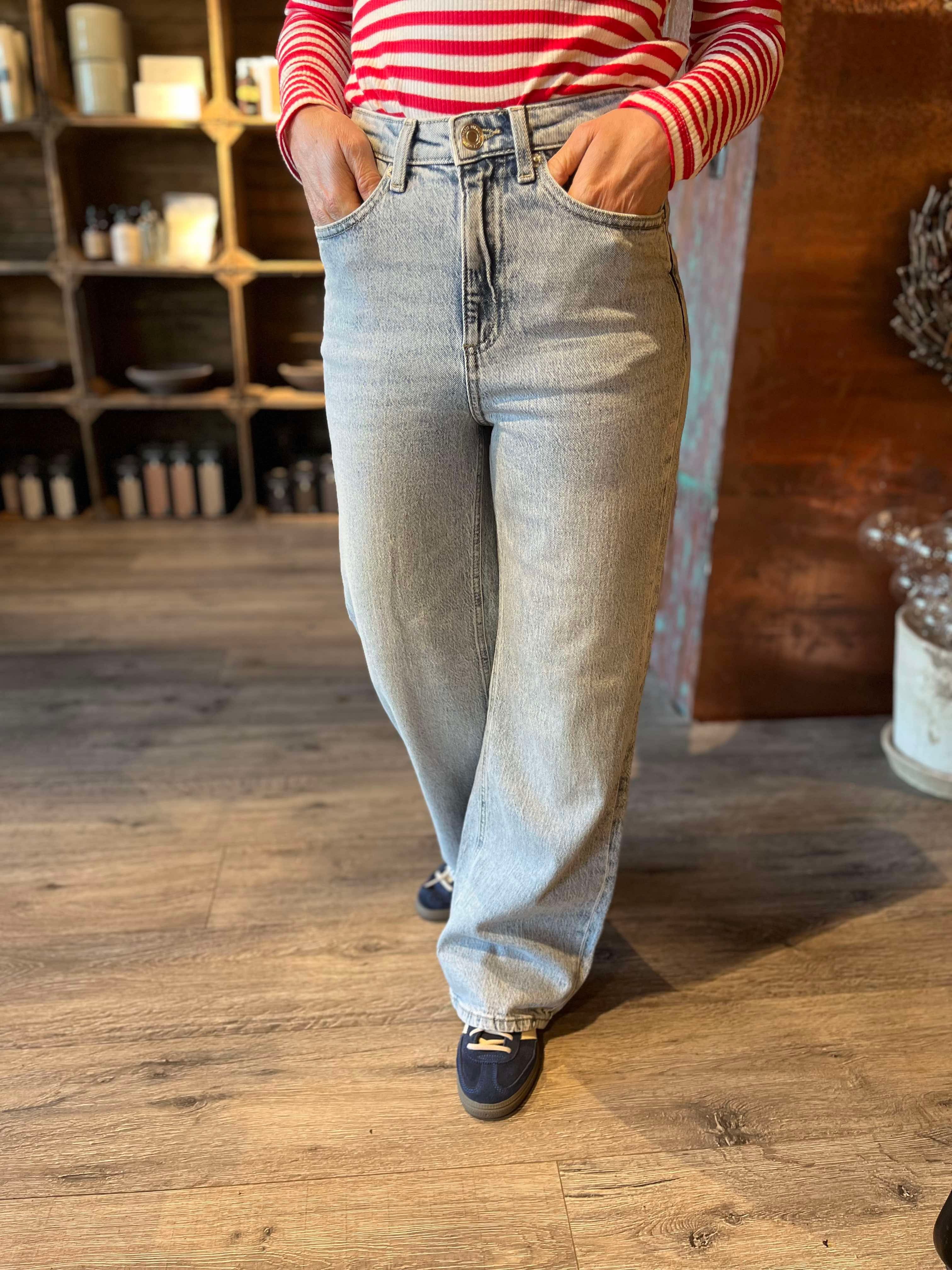 VMTESSA HR WIDE Jeans - Light Blue Denim